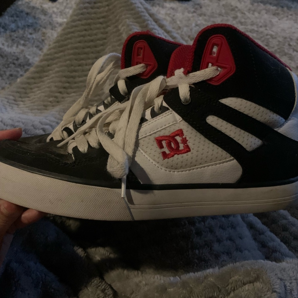 DC men’s high tops Size 8.5